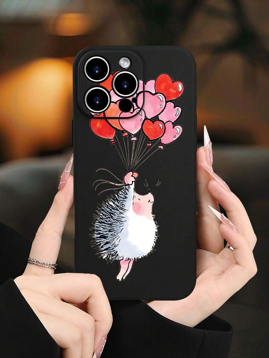 1PC Funda de teléfono TPU con diseño de erizo sosteniendo globos en forma de corazón, estilo tierno y romántico, combinación de ternura y celebración, protección para lente, resistente a caídas, textura mate suave, ideal para mujeres, amantes de los animales y personas que buscan un toque dulce, regalo especial, compatible con iPhone16/15/14/13/12/11/XS/XR/X/PLUS/PRO/PROMAX, compatible con Galaxy A21/A24/A25/A32/A34/A35/A54/A55, Galaxy S20/S21/S22/S23/S24 Ultra, agarre cómodo, regalo de temporada para amigos, novia, novio, familia - Negro - Ver 1