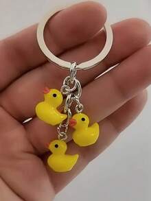 Mini chaveiro fofo com pingente de pato de desenho animado, acessório para uso diário em bolsas ou carros, estilo anos 2000, perfeito para mochilas escolares, ideal para presentear colegas de classe ou amigos. - Multicolorido - Ver 6
