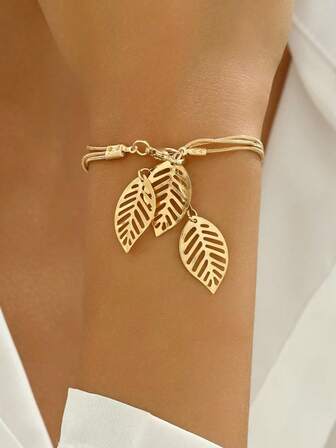 Fashionable Personalized Hollow Leaf Pendant Bracelet, Minimalist Versatile Commuter Autumn/Winter Maple Leaf Chain Accessory