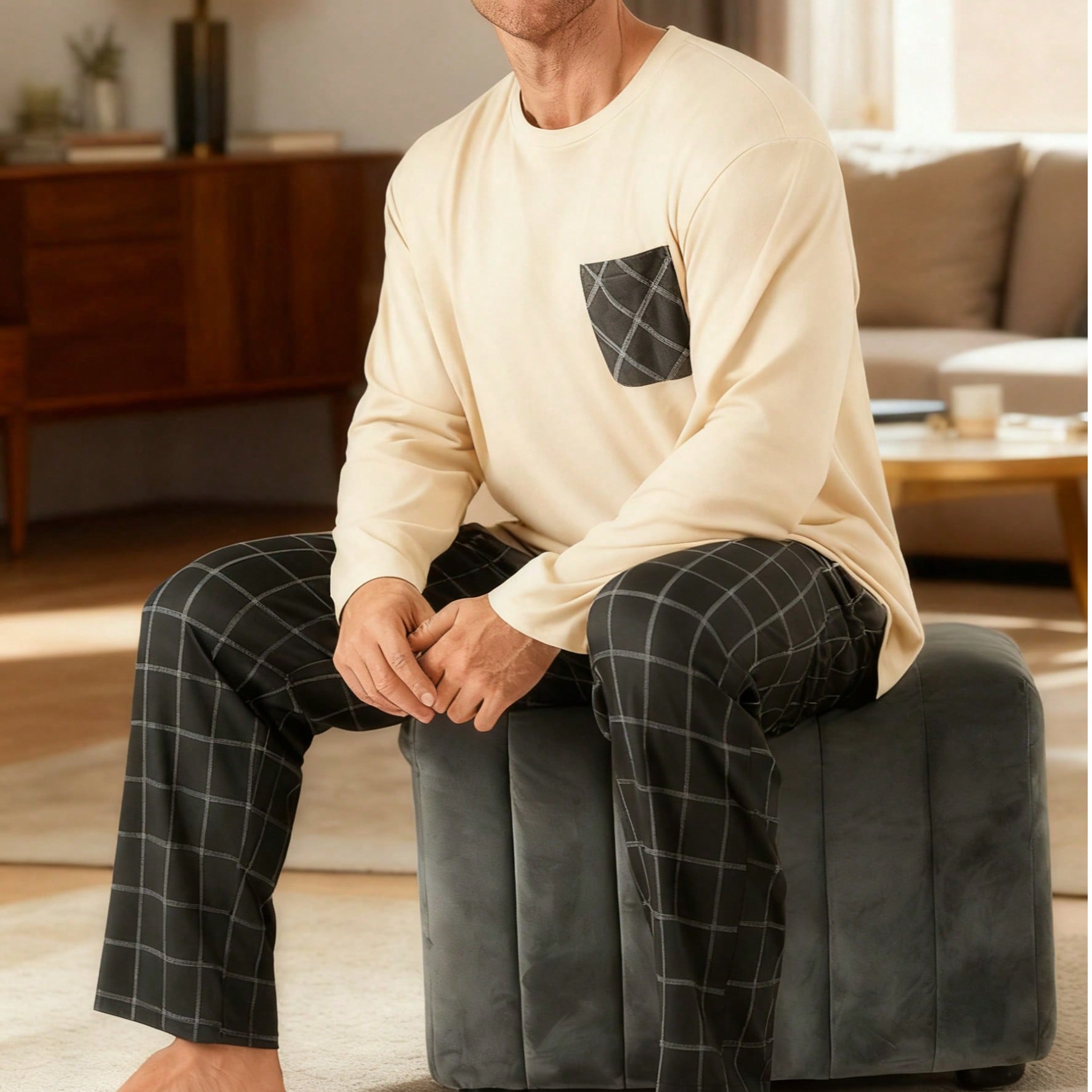 Set de 2 piezas de sudadera holgada minimalista casual con bolsillos y pantalones de salón a cuadros para hombres de talla grande, adecuado para prim