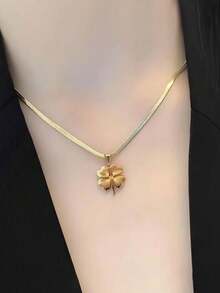 1pc Stainless Steel Necklace, Vintage Gold Flower Pendant, Thick Twisted Chain, Fashion Charm Necklace For Women, Mother's Day Gift, Valentine's Day Gift, New Year Party Gift, Holiday Gift, Anniversary Gift