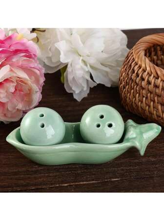 两件套豌豆形陶瓷盐瓶和胡椒瓶，12厘米可爱釉彩调味罐，礼盒包装，适合婚礼、乔迁、生日、家居装饰等场合。