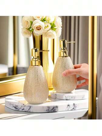 陶瓷按压式分配瓶 - 优雅金色奢华设计，不含PVC，高品质，可独立放置于浴室，适用于洗发水、沐浴露、洗手液 - 适用于酒店、家庭、旅馆等。