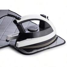 Handy Laundry - Alfombrilla de planchado magnética cambia cualquier superficie plana en una tabla de planchar silicona antideslizante para colocar tu plancha caliente fácil de llevar cuando viajas - Gris - Ver 4