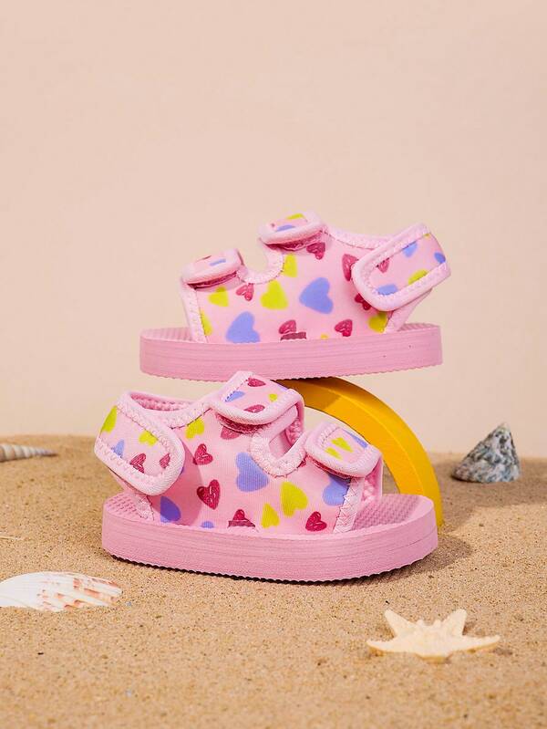 1双婴儿布凉鞋，卡通设计，可爱百搭，适合日常穿着、旅行、休闲、海滩等场合，柔软面料鞋面，贴合婴儿脚型，轻便速干。