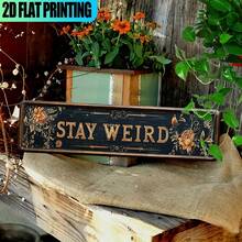 1pc Art Deco Style "Stay Weird" Aluminum Sign - Vintage Metal Wall Decor With Golden Floral & Star Accents, 16"X4" Retro Home Decor For Living Room, Bedroom, Office, Cafe, Bar - No Electricity Needed, Ornate Embellishments, Funky Wall Hanging, Modern Home Decor, Cafe Signage - 彩色 - 查看 3