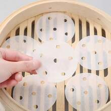 100 unidades de forros para fritadeira a ar, forros de bambu de 7,6 cm (3 polegadas), papel manteiga perfurado premium para cozinhar no vapor, tapete antiaderente para fritadeiras a ar, fornos e assadeiras. - Branco - Ver 5