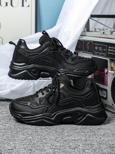 Giày thể thao nam cổ điển, phong cách, làm bằng da PU đen nguyên chất và vải lưới, thoải mái và chống bụi bẩn, nhẹ và đa chức năng, thích hợp để mang quanh năm, không in họa tiết, phong cách Unisex, đế EVA dày, chống trượt, thiết kế buộc dây cổ thấp, giày trượt, thích hợp để mang trong nhà và ngoài trời, món quà lý tưởng cho năm mới và Giáng sinh.