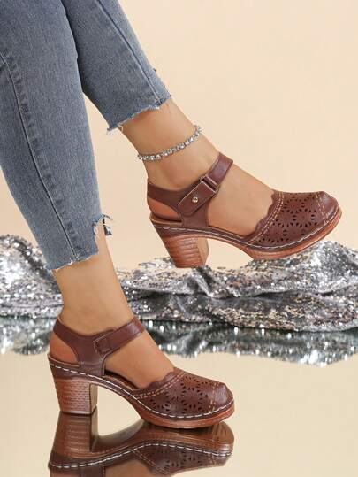 Sandalias de tacón alto huecas con tira gruesa para mujer de talla grande, nuevas para el verano