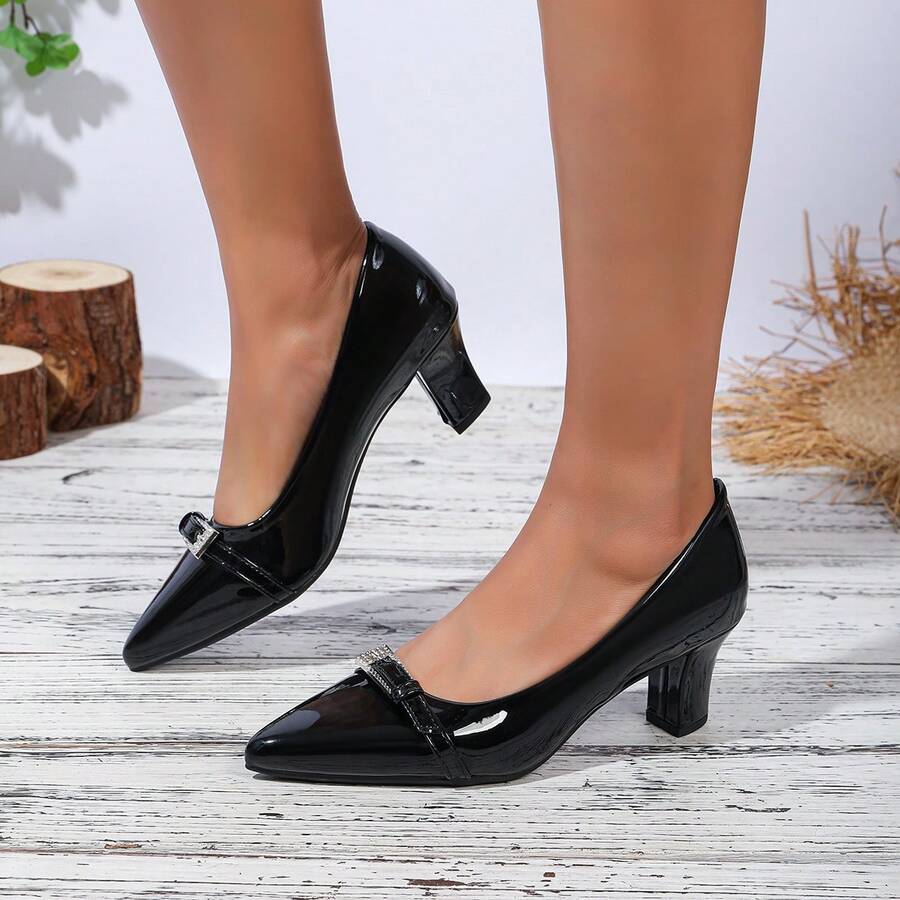 Décolleté con punta affusolata, tacco largo, fibbia con strass in pelle verniciata nera, stile alla moda per l'ufficio e gli spostamenti, suola nera resistente e versatile - nero - Visualizzare 1