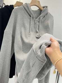 Sudadera con capucha y tejido de gofre para mujer con cordón en la cintura. Oversize pero favorecedora, diseño exclusivo y estético. Chaqueta de primavera/verano para mujer. Cárdigan con cremallera. - Gris - Ver 2