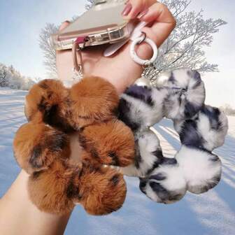 カラフルなポンポンビーズ付き携帯電話チャーム リストストラップ バッグペンダント、ショートブレスレットチェーン、カラフルなボール型車用ハンギングデコレーション、ランダムカラー、秋冬