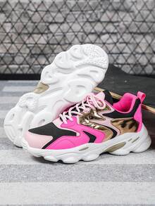 时尚黑粉撞色网面男士休闲运动鞋，低帮系带，EVA加厚减震鞋底，适合户外健身跑步，男女通用，四季皆宜，设计时尚，是新年和圣诞节的完美礼物。