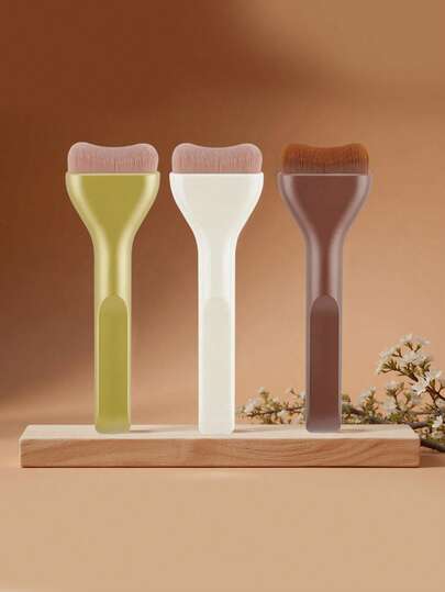 扁平粉底刷，韩式抹刀型粉底刷，高品质面部彩妆刷，适用于膏状和液状产品，可作粉底刷、遮瑕刷、腮红刷、修容刷、腮红刷、古铜粉刷、散粉刷等多种用途。