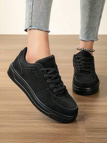 Women's Casual Low-Top Sneakers, Comfortable, Fashionable, Breathable, Soft Sole, Lightweight, Daily Wear, Skate Shoes - Black - View 1