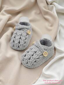 1 par de zapatos de bebé hechos a mano a ganchillo, color morado claro con decoración de botón, talla de bebé - Gris Claro - Ver 8