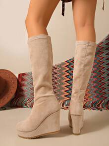 Bốt cao đến đầu gối đế xuồng dành cho nữ, Bốt mùa đông phong cách Bohemian bằng da lộn, Bốt cao gót siêu cao, Bốt cao đến đùi phong cách Bohemian có lót lông, Bốt cổ điển mới, Bốt cổ ngắn mũi tròn gót dày đa năng, Đế xuồng - Màu be - Xem 5