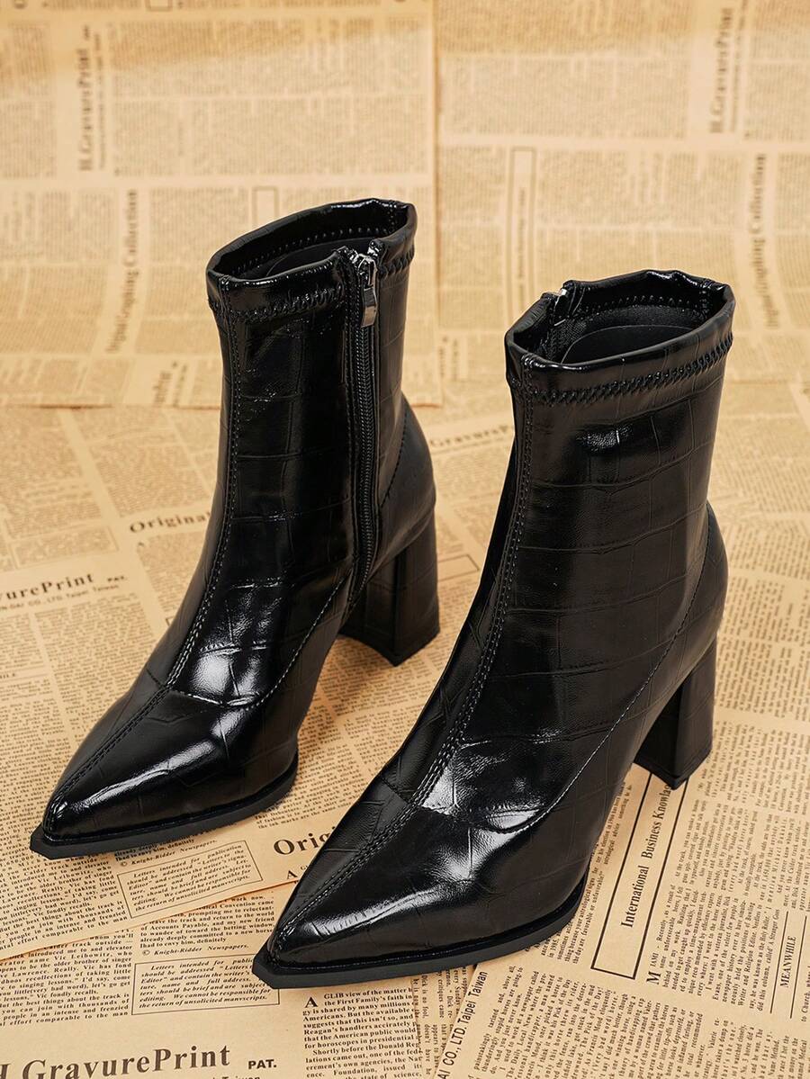 秋冬新款英伦风鳄鱼纹漆皮短靴，黑色优雅粗跟短靴，复古尖头金属侧拉链靴，粗跟切尔西靴，美式中跟西部靴，时尚短筒靴