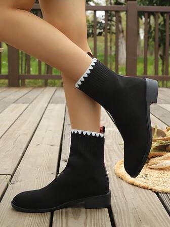 2025 Nya Mångsidiga Damstövlar med Platt Klack, Svarta Elastiska Korta Stövlar