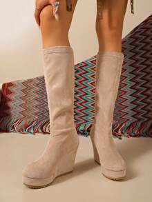 Bốt cao đến đầu gối đế xuồng dành cho nữ, Bốt mùa đông phong cách Bohemian bằng da lộn, Bốt cao gót siêu cao, Bốt cao đến đùi phong cách Bohemian có lót lông, Bốt cổ điển mới, Bốt cổ ngắn mũi tròn gót dày đa năng, Đế xuồng - Màu be - Xem 4