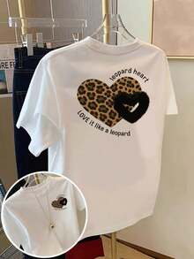 Women's Leopard Print T-Shirt With Leopard Heart & Cheetah Paw Back Print - White Short Sleeve Round Neck Casual Top, "Leopard Heart" & "Love It Like A Leopard" Slogan, Spring Summer Fall Wardrobe Essential (Machine Washable) - Leopard, Curvy Plus Size Women Clothing, T Shirt For Women, Women Tshirt, Shirt Woman, T Shirts For Women, Tshirt For Women, Womens Tshirts, Women T Shirt, Animal Tops For Women, Cute White Top, House Wear For Women, Women Clothes, Sleeper For Women, - Blanc - Voir 1