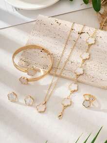 1 Set Of Women Jewelry Includes 1 Necklace With Lucky Five-Leaf Clover Pendant, 1 Bracelet, 1 Pair Of Earrings, 1 Ring, 1 Bangle Valentine's Day Accessories