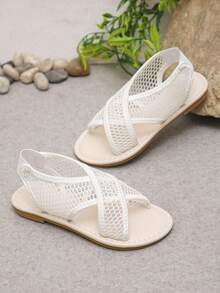 1双新款时尚女童透气网面休闲凉鞋，适合上学、户外活动和旅行 - 白色 - 查看 3