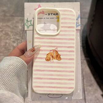 1pc TPU Material Delicious Croissant Pink Bow Design Phone Case Compatible With IPhone 17 Pro Max/17/16 Pro Max/15/13/12/11, S20 FE/A15/S24/A55, Redmi Note 11/Note 12/Note 13 Pro, Full Coverage Anti-Drop Soft Protective Phone Cover