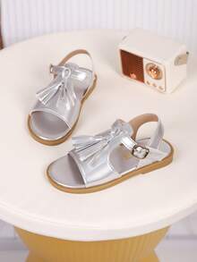 一双女童凉鞋,新款蝴蝶结公主鞋,松紧带设计,软底休闲女童沙滩鞋,适合夏季穿着。 - 銀色 - 查看 4