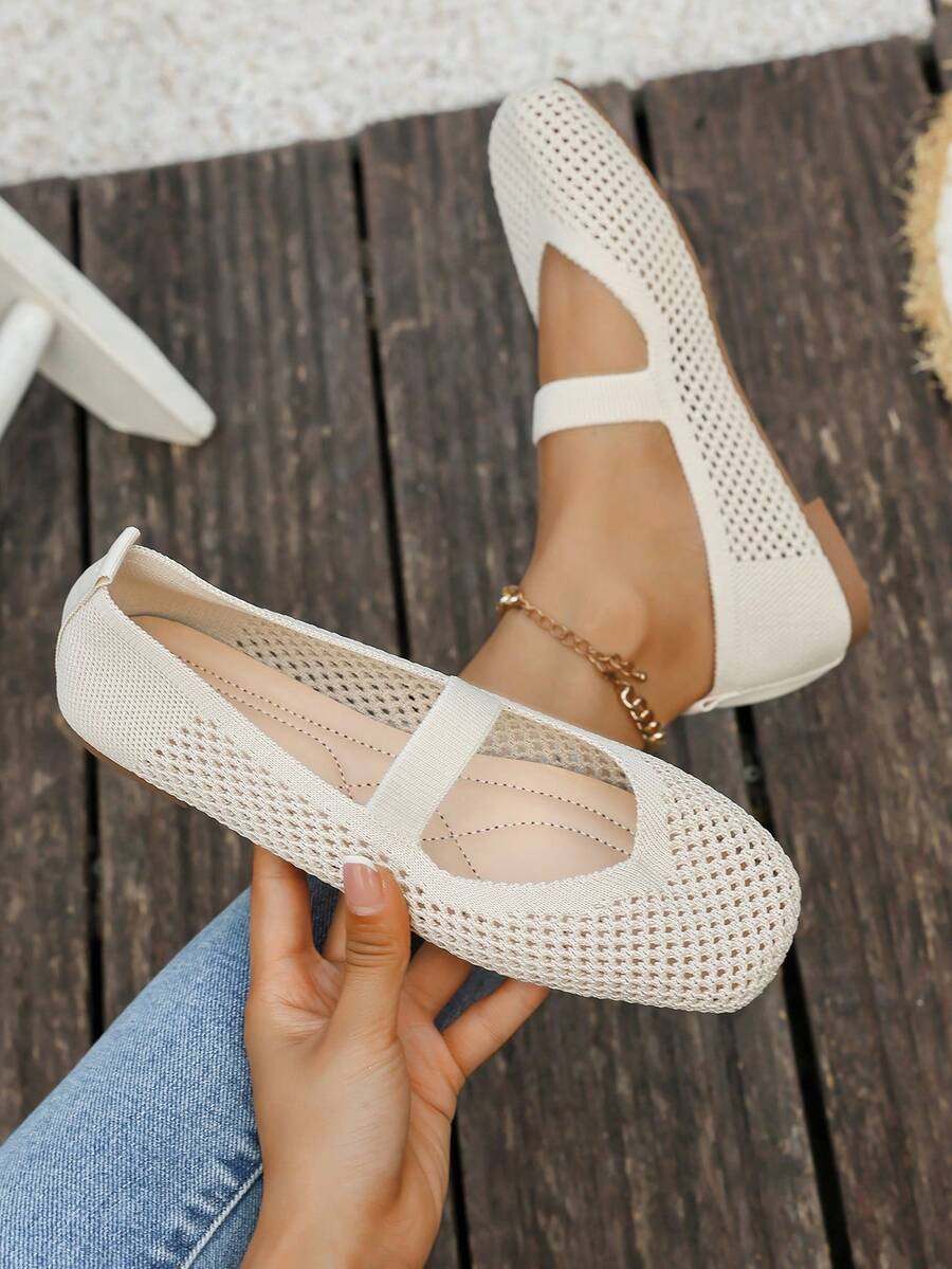 1 Pair New Women Loafers, Retro Flat Non-Slip Driving Shoes, Comfortable Lining, Suitable For Outdoor Travel, Casual Slip-On Shoes For Daily Wear - White - View 1