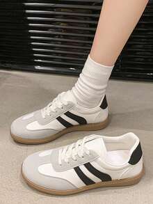 أحذية رياضية كاجوال للنساء، أحذية رياضية للطالبات بطراز ألماني قديم موديل 2025 - أبيض - مشاهدة 4