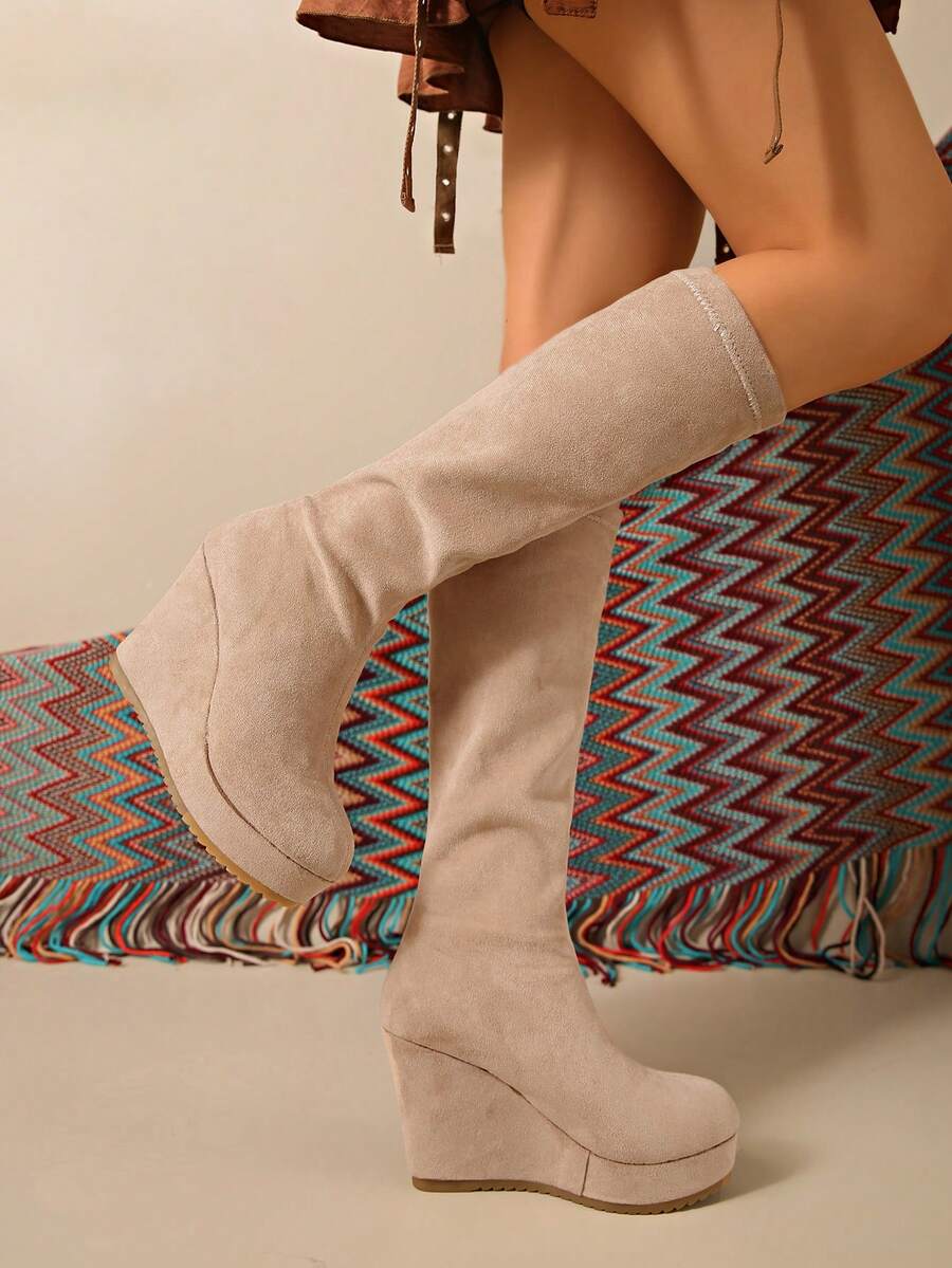 Bốt cao đến đầu gối đế xuồng dành cho nữ, Bốt mùa đông phong cách Bohemian bằng da lộn, Bốt cao gót siêu cao, Bốt cao đến đùi phong cách Bohemian có lót lông, Bốt cổ điển mới, Bốt cổ ngắn mũi tròn gót dày đa năng, Đế xuồng