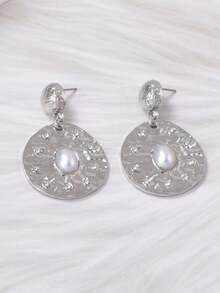 1 Pair Fashionable Alloy Crinkle Cubic Zirconia Faux Pearl Asymmetrical Round Disc Earrings, Versatile Minimalist Design For Daily Wear