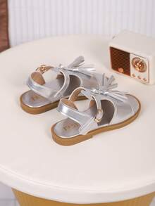 一双女童凉鞋,新款蝴蝶结公主鞋,松紧带设计,软底休闲女童沙滩鞋,适合夏季穿着。 - 銀色 - 查看 6