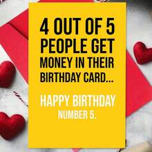 بطاقة تهنئة بعيد الميلاد ذات موضوع مالي مع مظروف - تصميم "عيد ميلاد رقم 5" مع نص جريء ورسالة مضحكة، مناسبة للأصدقاء وعشاق الفكاهة، مثالية لاحتفالات عيد الميلاد، بطاقة عيد ميلاد ساخرة|بطاقة تهنئة ورقية|بطاقة احتفال، ديكور مضحك