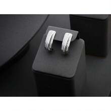 arete de aro dobles chapados en oro de 14 quilates para mujer, detalles de diamante, postes de plata 925 hipoalergénicos - Plateado - Ver 2