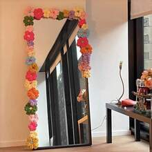 Decor floral colorat lucrat manual, decor pentru ramă de oglindă pentru podea, oglindă pe toată lungimea cu margine de floare pufoasă, kit de transformare a oglinzii DIY. Oferim bandă dublu adezivă acrilică, inclusiv bandă cu puncte rotunde, bandă fără reziduuri și bandă fără nanoreziduuri. Doar câteva puncte nu vor deteriora rama oglinzii și nu vor lăsa reziduuri de lipici. Te ajută să-ți decorezi oglinda și să o faci mai frumoasă.