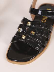 A Pair Of Girls' Sandals New Bow Princess Shoes Elastic Band Design Soft-Soled Casual Girls' Beach Shoes In Summer.