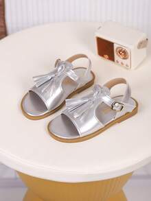 一双女童凉鞋,新款蝴蝶结公主鞋,松紧带设计,软底休闲女童沙滩鞋,适合夏季穿着。 - 銀色 - 查看 7