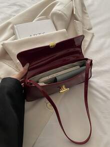 Túi đeo vai da bóng cho nữ, thích hợp đi mua sắm, hẹn hò, tiệc tùng, túi xách baguette thiết kế nắp vặn kim loại phổ biến mới năm 2025 - Đỏ - Xem 4