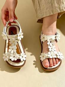 2024 Summer New Girls Princess Style Sweet 3D Floral Hook And Loop Sandals, White Faux Leather Open Toe Soft Bottom Sandals, Essential For Daily Wear, Campus, Party, Beach Vacation, Popular Trending Children Princess Sandals, Fashion Design Kids Sandals, Soft Bottom Won't Rub Feet, Ideal Holiday Gift - 米色 - 查看 7