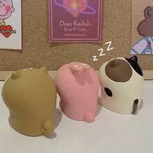 1 pieza Caja de almacenamiento de herramientas de arte de uñas y maquillaje con diseño lindo + 1 pieza Juego de soporte para bolígrafos de arte de uñas de forma gratuita, soporte de bolígrafos de 5 compartimentos, proporciona otra forma de almacenar herramientas de maquillaje, adecuado para almacenar lápices de cejas, lápices labiales, cortaúñas, brochas de maquillaje y otros artículos pequeños. Una excelente opción de regalo para Navidad, San Valentín, Día del Niño y Día de la Mujer.