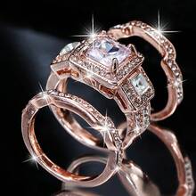 三件套玫瑰金镀层奢华闪亮合成锆石镶嵌女士结婚戒指套装，优雅美丽，适合婚礼和正式场合，也是情人节和圣诞节的精美礼物。 - 玫瑰金 - 查看 1
