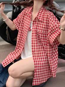 女士宽松红色格子短袖衬衫，复古韩版休闲宽松中长款上衣，前襟带纽扣口袋，适合夏季度假穿着 - 紅色 - 查看 4