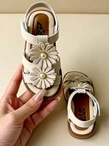 2024夏季新款女童公主风甜美3D雏菊珍珠魔术贴凉鞋，米色仿皮软底露趾凉鞋，日常穿着、校园、派对、海滩度假必备，流行女童凉鞋，时尚设计儿童公主凉鞋，软底不磨脚，理想的节日礼物 - 米色 - 查看 6