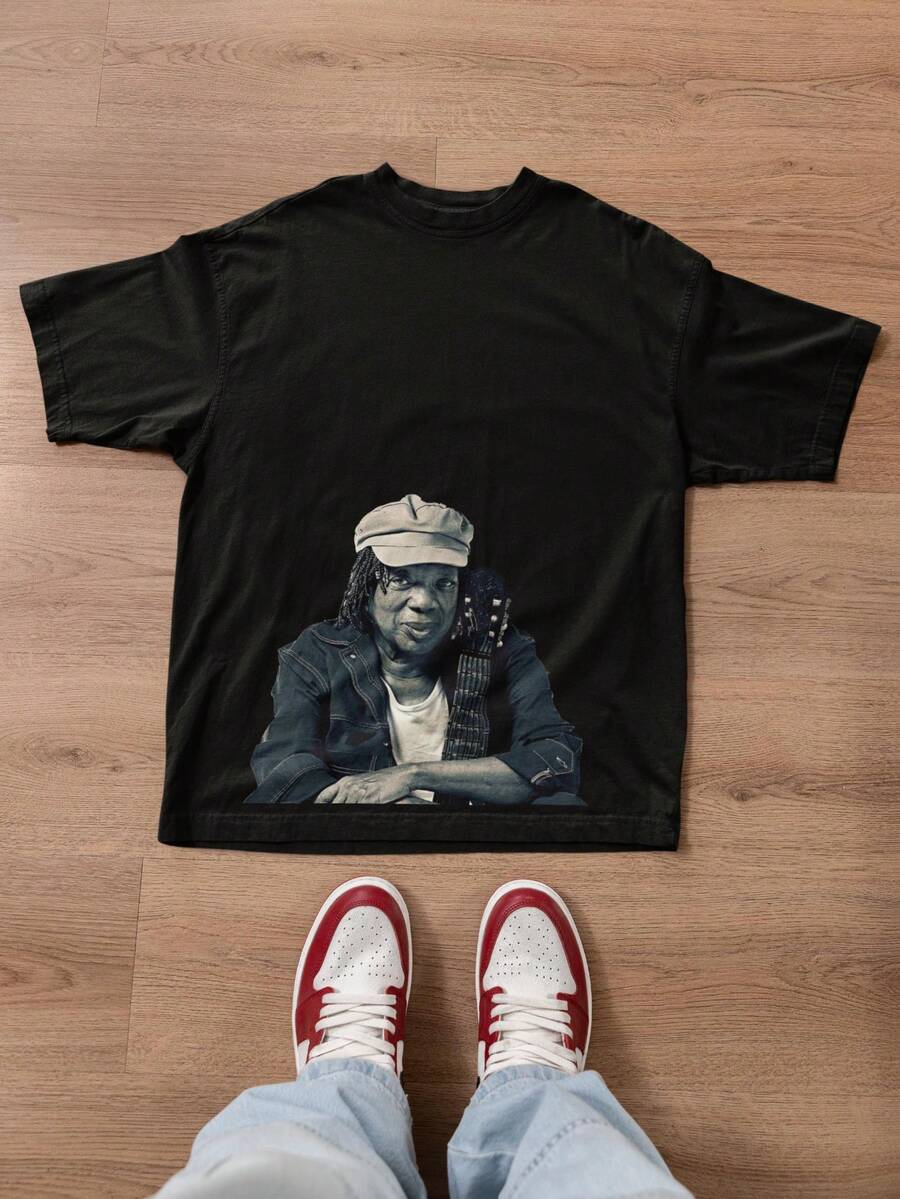 Basic T-Shirt With Milton Nascimento Print, New Model. - Black - View 1