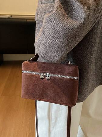 新款时尚女士高品质复古别致斜挎包，独特小手提包