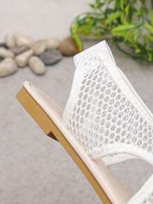 1双新款时尚女童透气网面休闲凉鞋，适合上学、户外活动和旅行 - 白色 - 查看 7