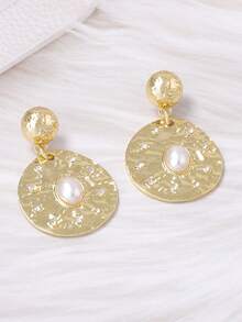 1 Pair Fashionable Alloy Crinkle Cubic Zirconia Faux Pearl Asymmetrical Round Disc Earrings, Versatile Minimalist Design For Daily Wear