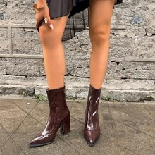 2025秋冬新款女士时尚假日踝靴，漆皮尖头粗跟优雅踝靴 - 酒紅色 - 查看 3